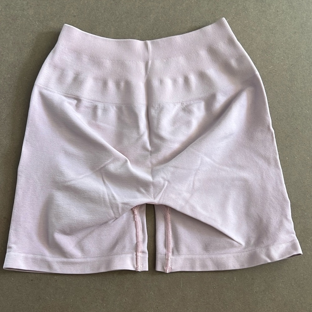 Alphalete Amplify 4.5” Short - Blossom
